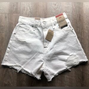 [NEW WITH TAG] Levi’s High-Waisted Mom Shorts